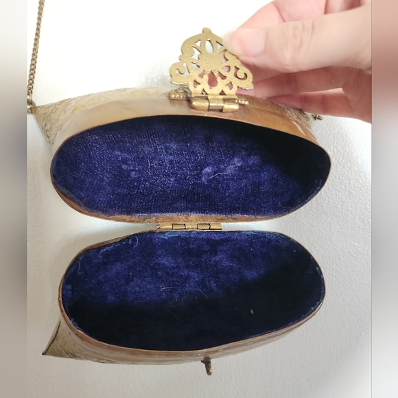 Antique Crossbody Purse - Picture 2 of 2